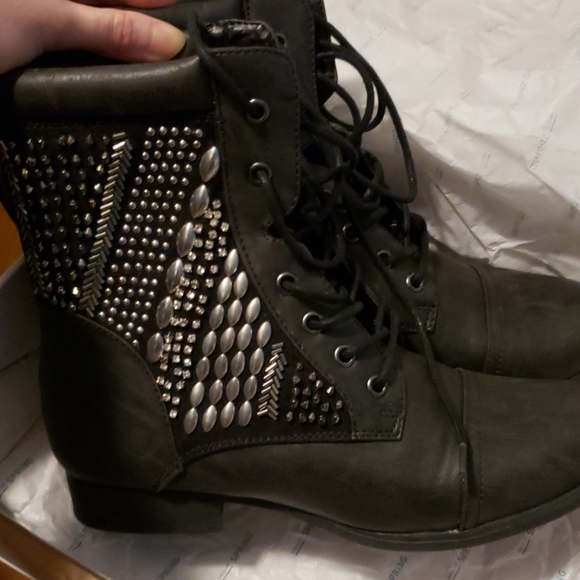 Call it Spring boots - Picture 2 of 6